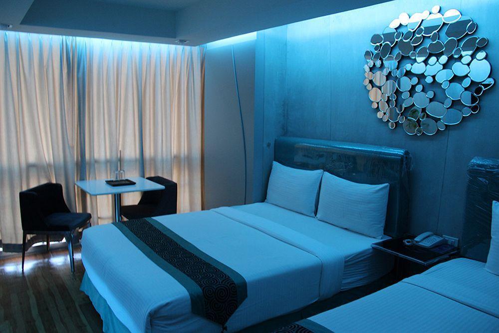 Blutique Hotel Банкок Екстериор снимка