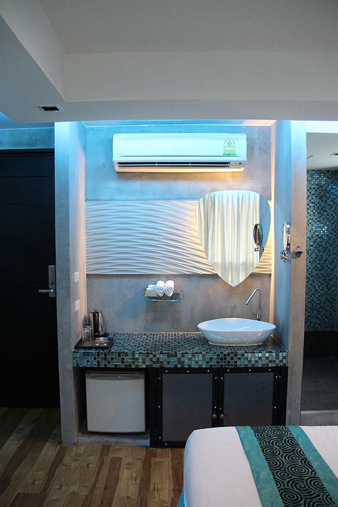 Blutique Hotel Банкок Екстериор снимка