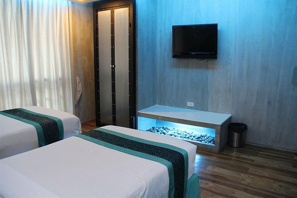 Blutique Hotel Банкок Екстериор снимка
