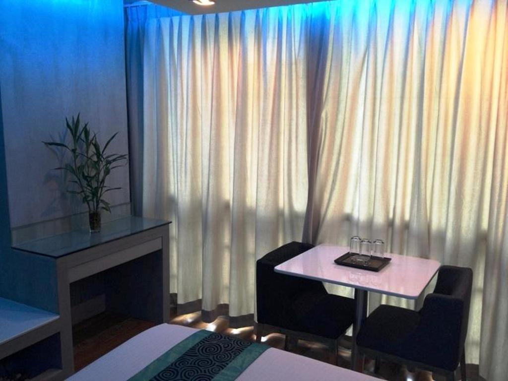 Blutique Hotel Банкок Екстериор снимка