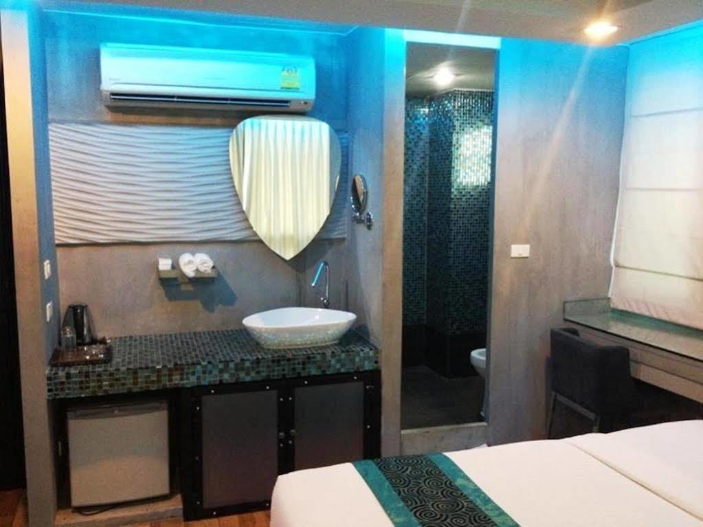 Blutique Hotel Банкок Екстериор снимка